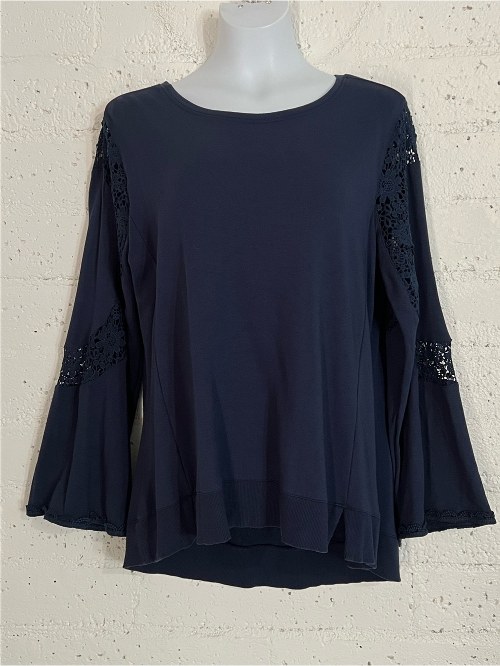 Diane Gilman DG2 Top L Blue Pullover Lace Insert Long Bell Sleeve Rayon Blend G2